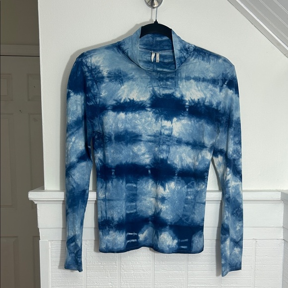 Anthropologie Tops - Anthropologie Pima Cotton Blue Tie Dye Mock Neck Top size Small